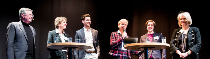 Arbeit 4.0 Podium. v.l. Michael ten Hompel Christina Krins Ruben Dahmen Katrin Brand Maike Kuhnert Bettina Horster skal710